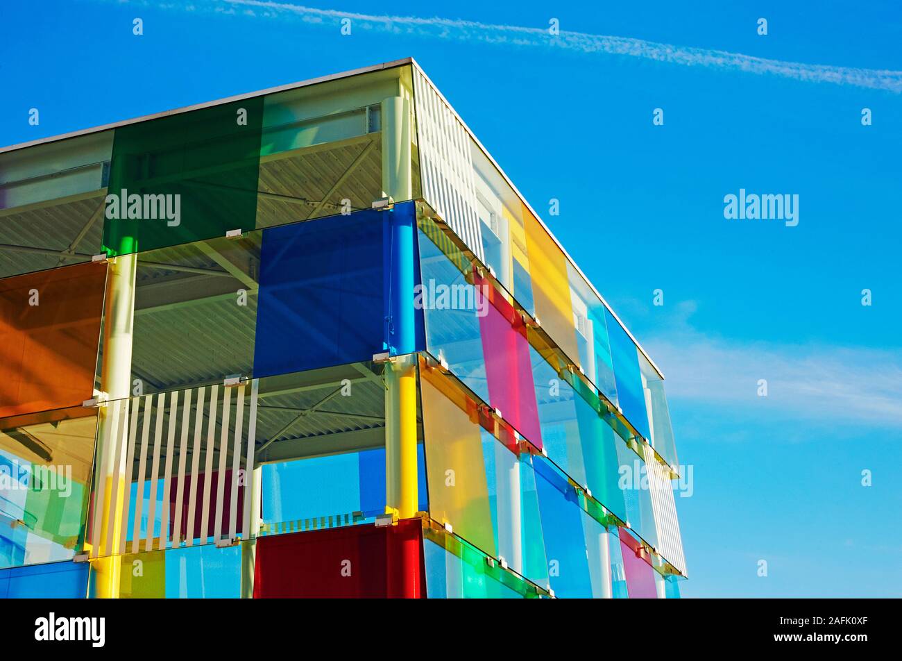 Le Centre Pompidou Musée d'art moderne contre le ciel bleu Banque D'Images