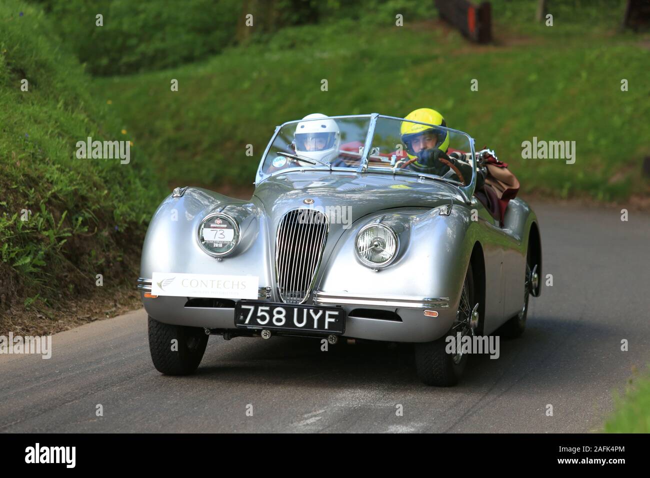 Une d'argent 1952 Jaguar XK120 à Shelsley Walsh hillclimb, Worcestershire, Royaume-Uni. Banque D'Images