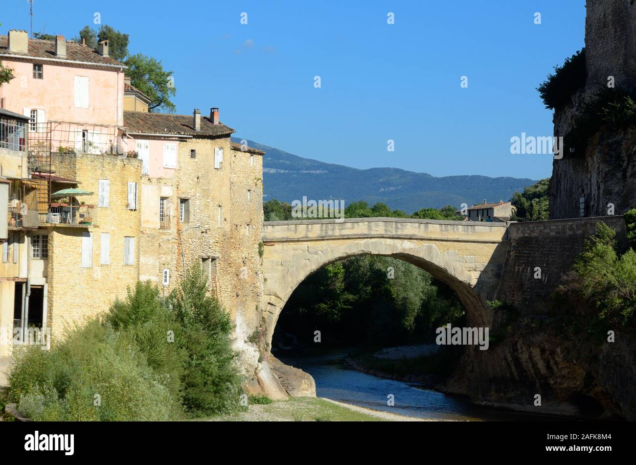 Pont romain sur la rivière Ouvèze, Vaison-la-Romaine Vaucluse provence france Banque D'Images