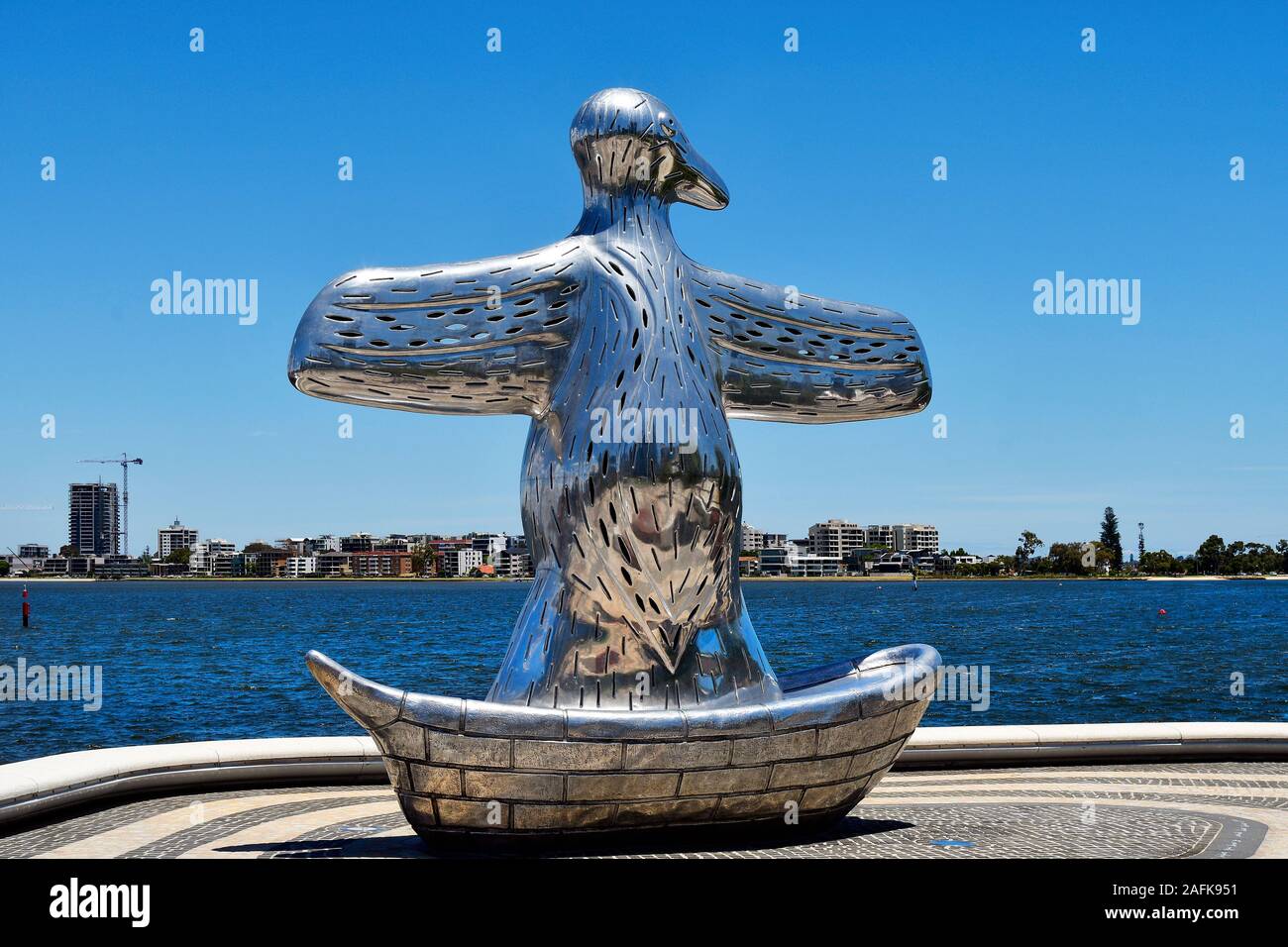 Perth, WA, Australie - 30 novembre 2017 : Sculpture nommée Premier contact par artiste autochtone, Nannup Laurel situé sur Elizabeth quay dans la capitale o Banque D'Images