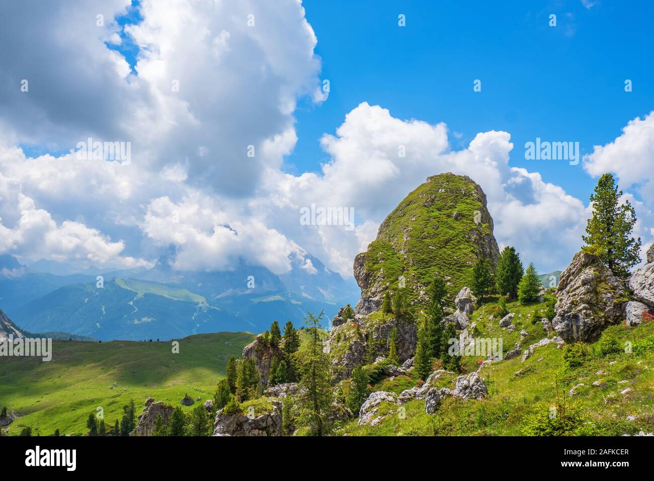 Paysage montagneux avec une formation rock Banque D'Images