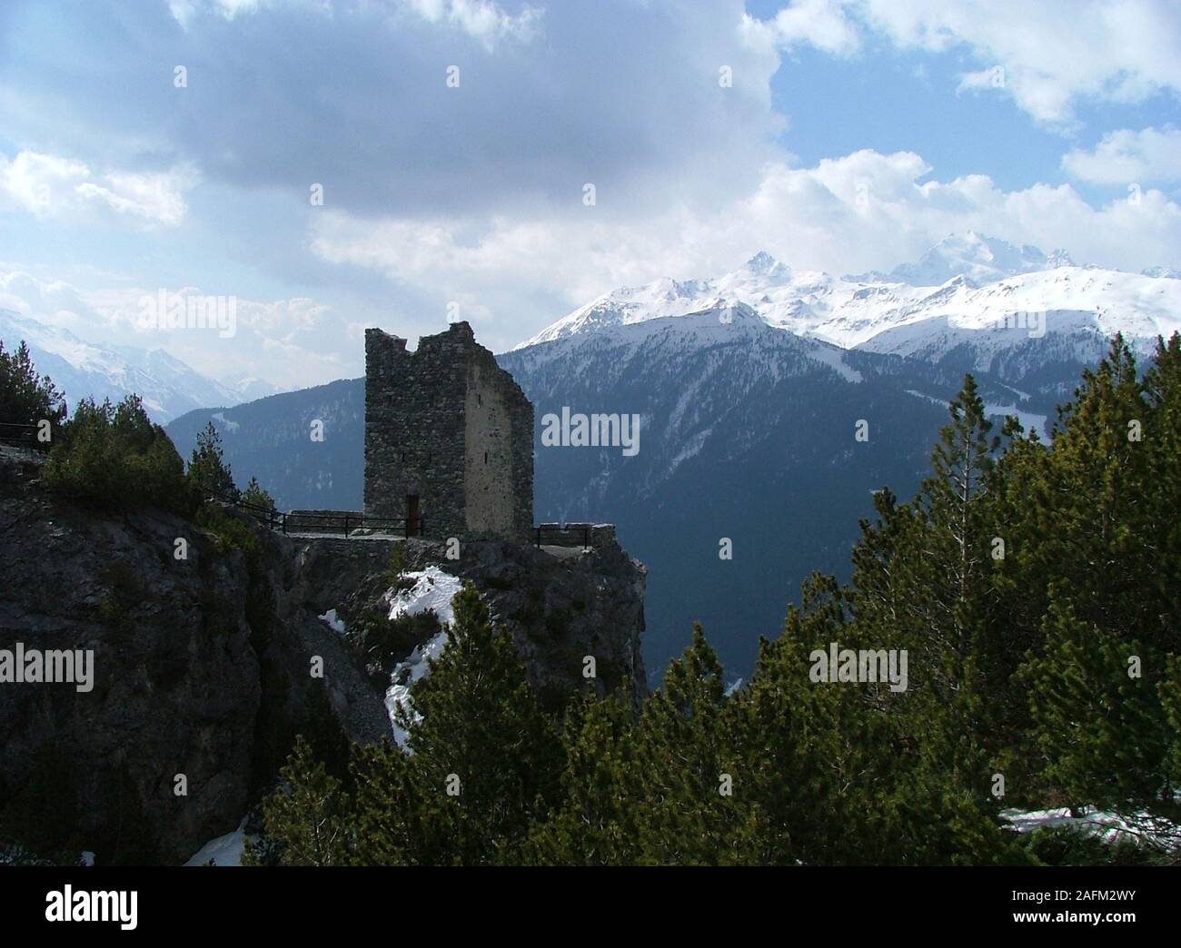 Ancienne tour en Alta Valtellina dans le Parc National du Stelvio Banque D'Images