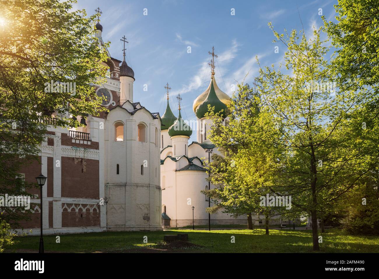 Maison Spaso - Evfimievsky (monastère Monastère de Saint Sauveur Euthymius). Monastère d'ensoleillement Park, Cathédrale de la Transfiguration et l'église de beffroi avec Nativit Banque D'Images