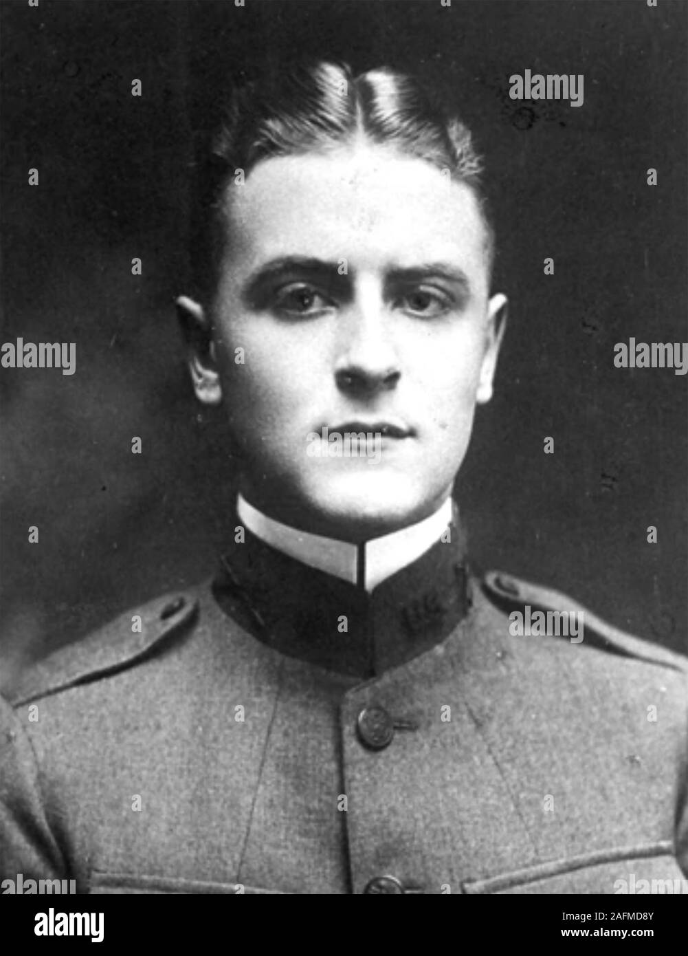 F. Scott Fitzgerald (18906-1940) romancier américain après avoir rejoint l'armée en 1917 Banque D'Images