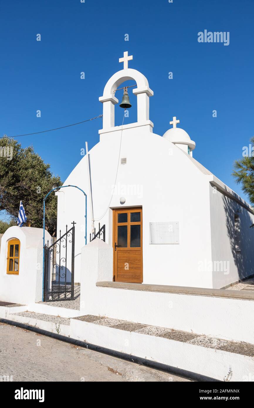 Avant de petite église orthodoxe à Trypiti village, Milos, Grèce Banque D'Images