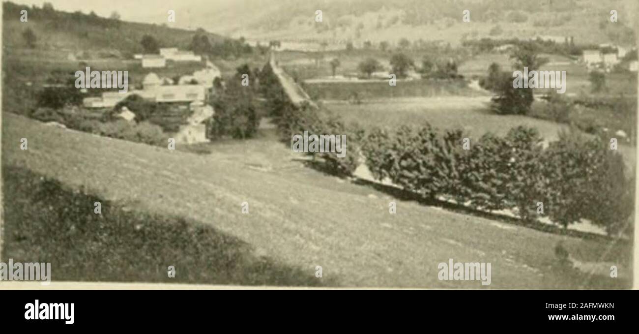 . Comté de Delaware, New York ; histoire du siècle, 1797-1897 ; célébration du centenaire, 9 et 10 juin, 1897. ) Dont le monde avait vu. Mais cela semblait un grief aux comtés éloignés de l'traitdu-canal, et il semble encore un grief, qu'ils qui eujoycdno en bénéficier, ont été et sont toujours obligés de contribuer à des millions qu'il en a coûté pour construire, d'agrandir et de réparer.california countv, enlevé comme elle necessarilv a été à partir de la ligne de. Banque D'Images