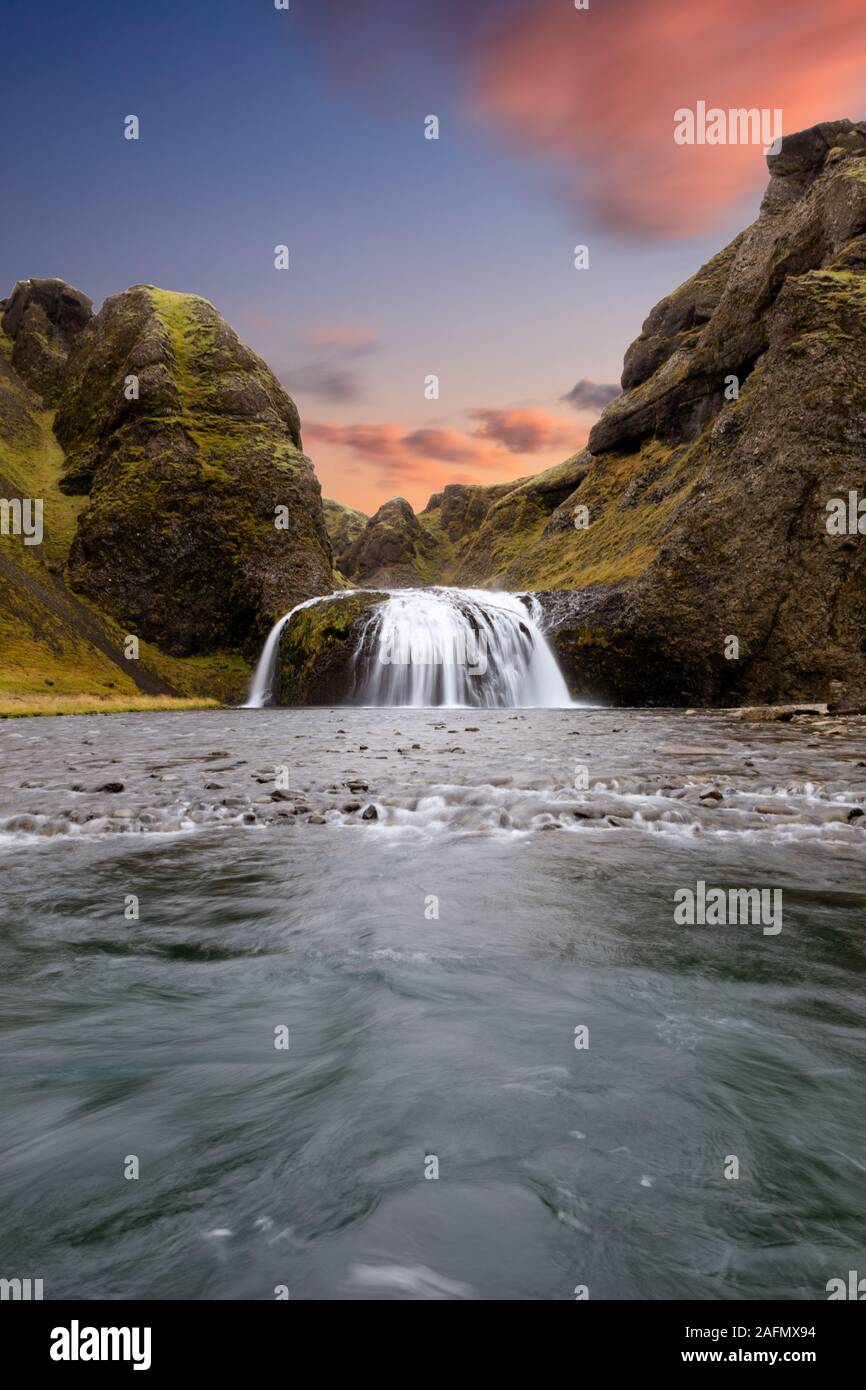 Stjornarfoss Kleifar chute près de Kirkjubaejarklaustur -, ou simplement Klaustur, Islande Banque D'Images