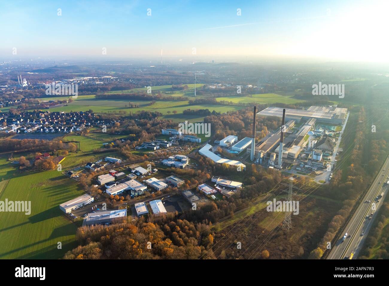 Photo aérienne, Pilkington Deutschland AG, usine de verre, Hegestraße, Gladbeck, Ruhr, Rhénanie du Nord-Westphalie, Allemagne, de l'autoroute A31, DE, l'Europe, co Banque D'Images