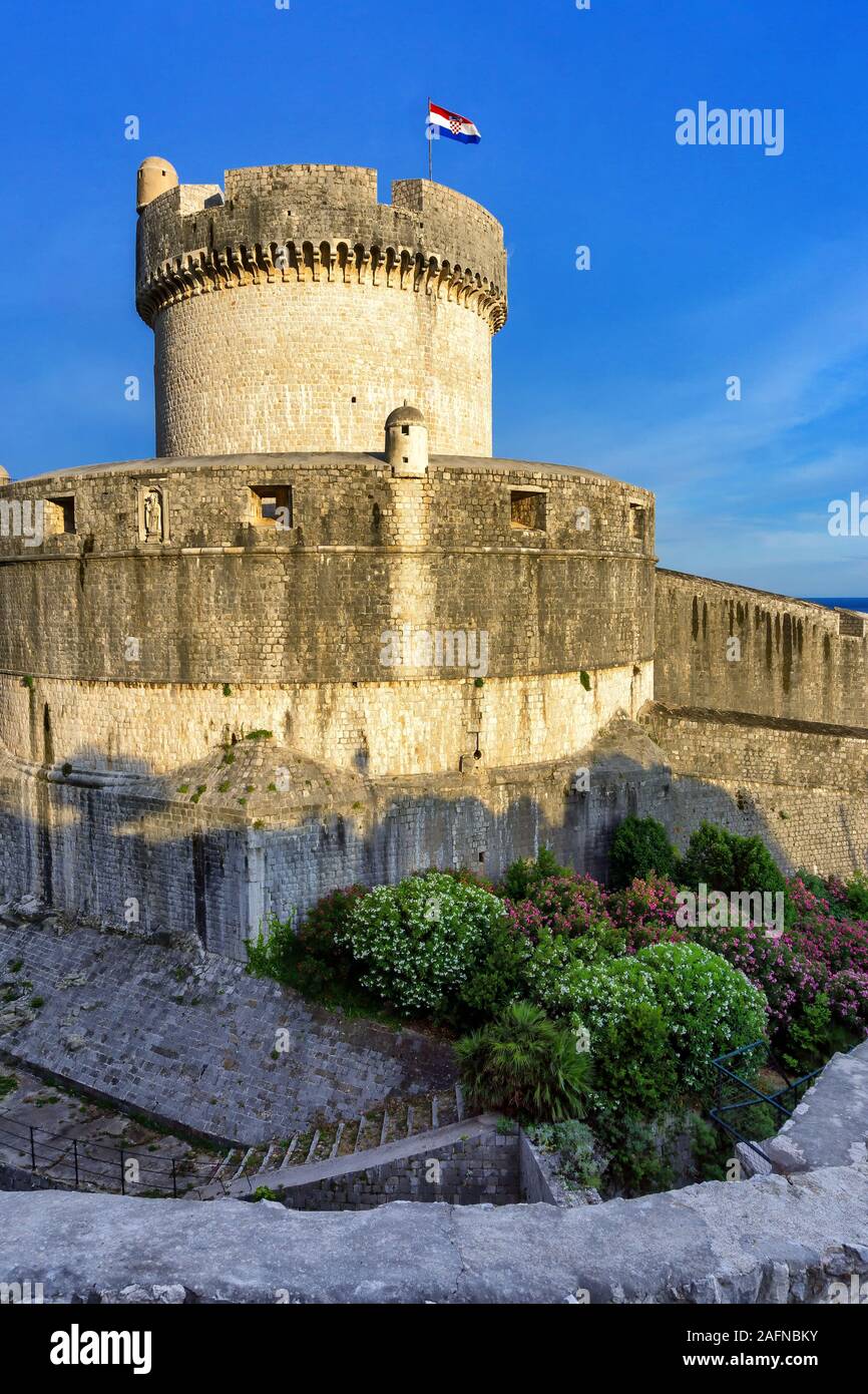Minceta tour et la vieille ville médiévale de Dubrovnik, Croatie, murs d'Europe Banque D'Images