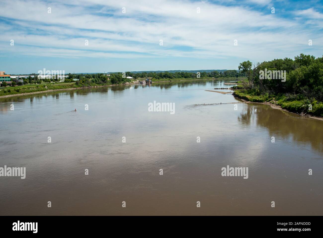 Séparer la rivière Missouri Nebraska et l'Iowa. Le Nebraska sur la gauche et de l'Iowa sur la droite. Banque D'Images