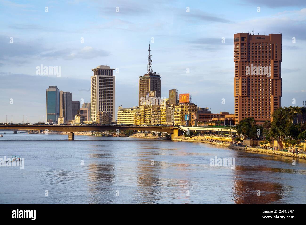 Vue aérienne du centre-ville du Caire et du Nil, 6 octobre Bridge Banque D'Images