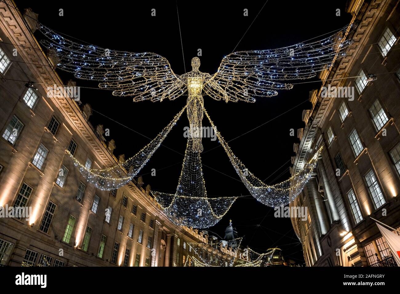 Les lumières de Noël, maison de l'ange anges, Regent Street, London, England, UK Banque D'Images