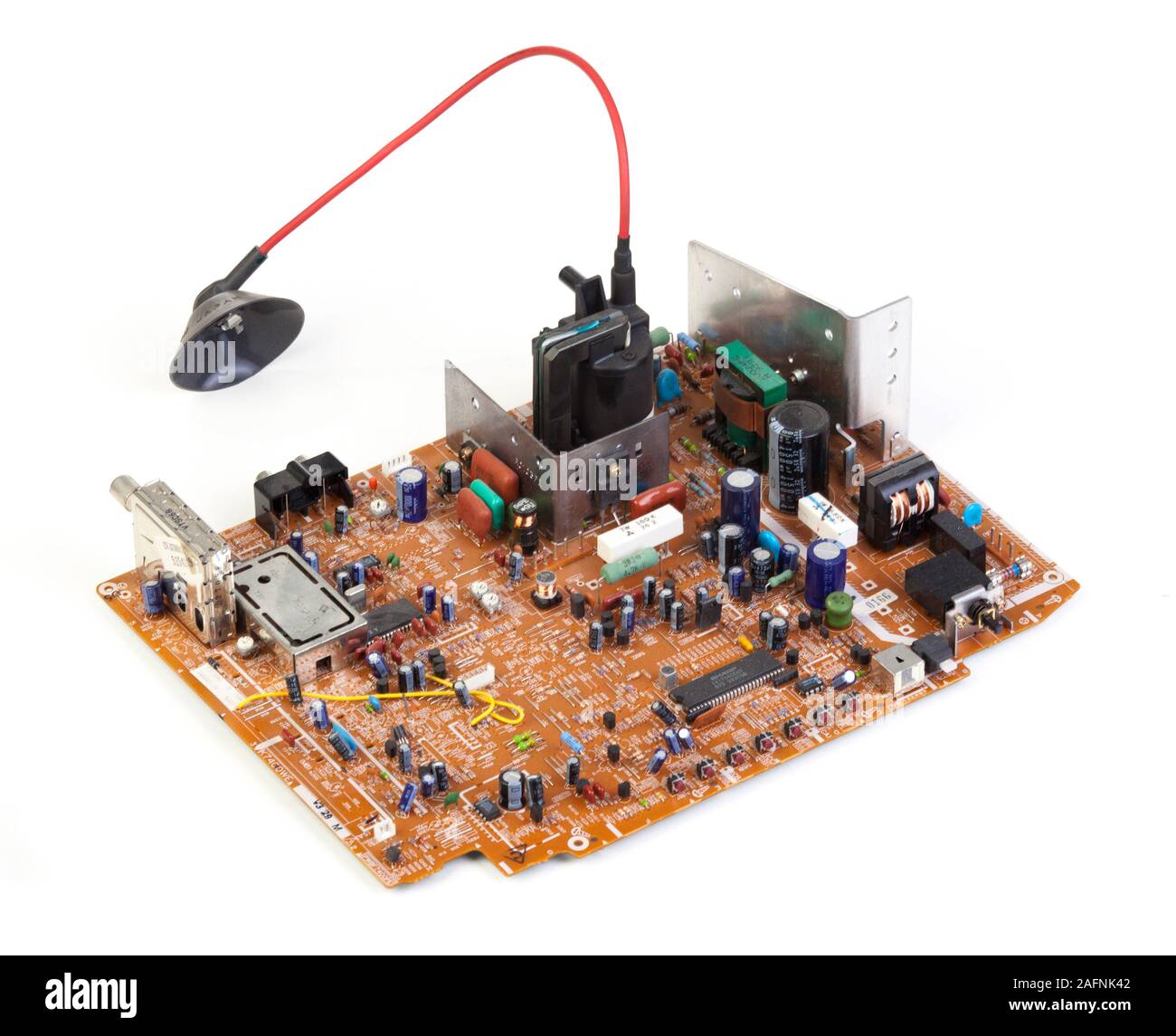 Carte de circuit imprimé de l'ancien téléviseur avec transformateur haute tension EHT Banque D'Images