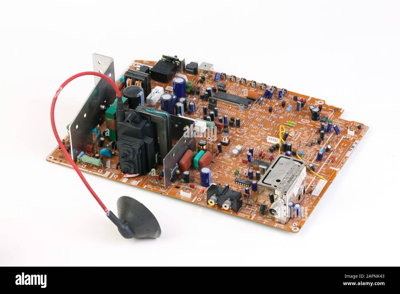 Carte de circuit imprimé de l'ancien téléviseur avec transformateur haute tension EHT Banque D'Images