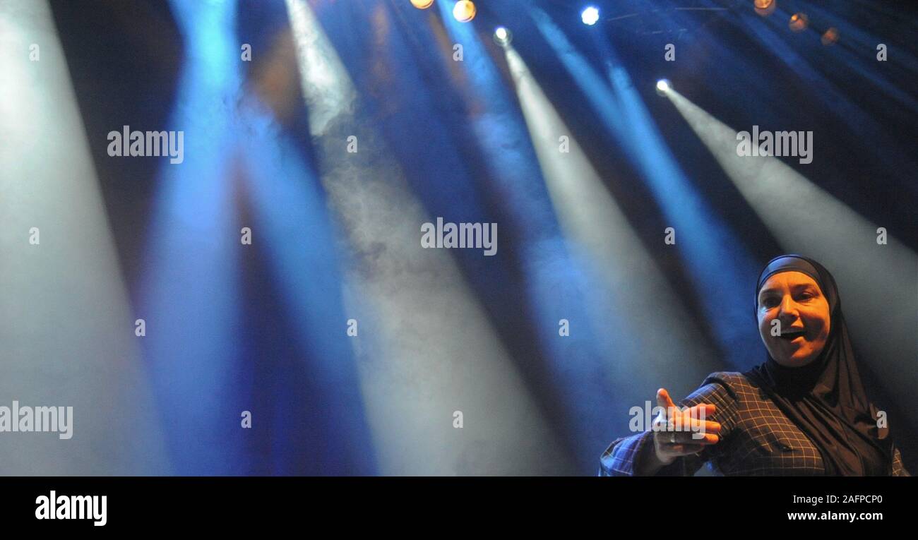 Sinead O'Connor effectue à Shepherds Bush Empire, London, Angleterre le 16 décembre 2019/ David Bronstein/Alamy Banque D'Images