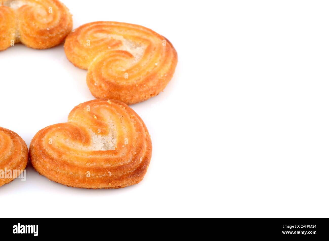 Biscuit en forme de coeur (cookies) sur fond blanc Banque D'Images