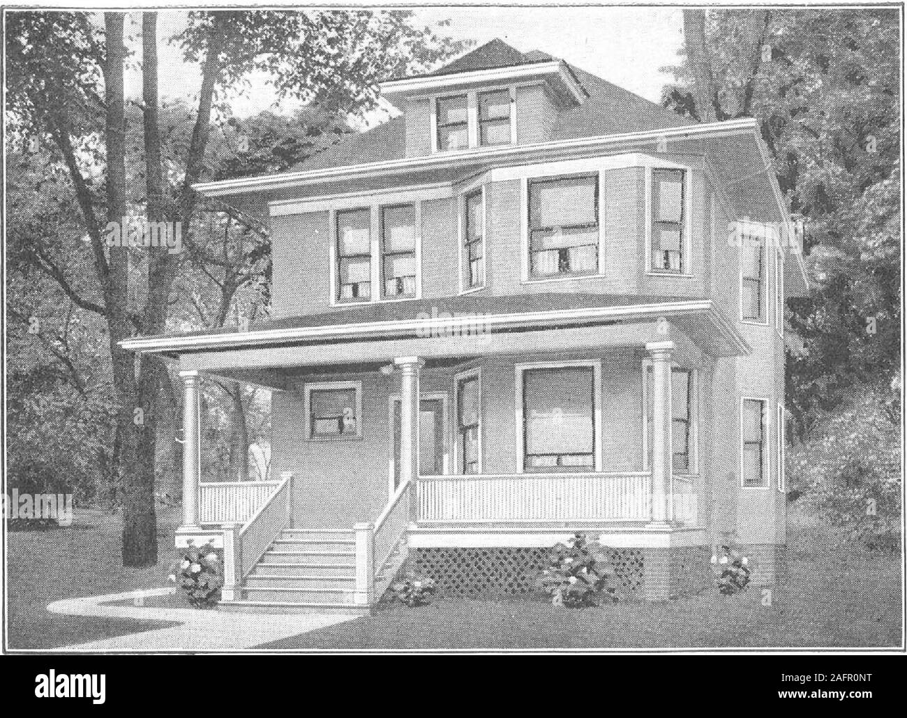 . Plan d'un livre de Harris maisons. QOi f IM Page 66. Harris Accueil n° L-2024 La taille30 pi. x 30 pi., y compris les baies 8 Roomsand Balli ici est un vrai foyer, un plan conçu avec un but. Nothingoverlooked, rien n'offense. Une conception inégalée dans le confort, l'espace intérieur convenienceand, le résultat naturel. C'est vraiment une grande maison toaccommodate planifié une grande famille et pourtant il peut être construit à un smallcost-matière raisonnablement Gut-to-fit sans perdre le chemin Harris. Voir les deux étages de fenêtres en baie à l'avant et les côtés, le beau, la lucarne coloniale massive trait de porche, et le toit wi Banque D'Images