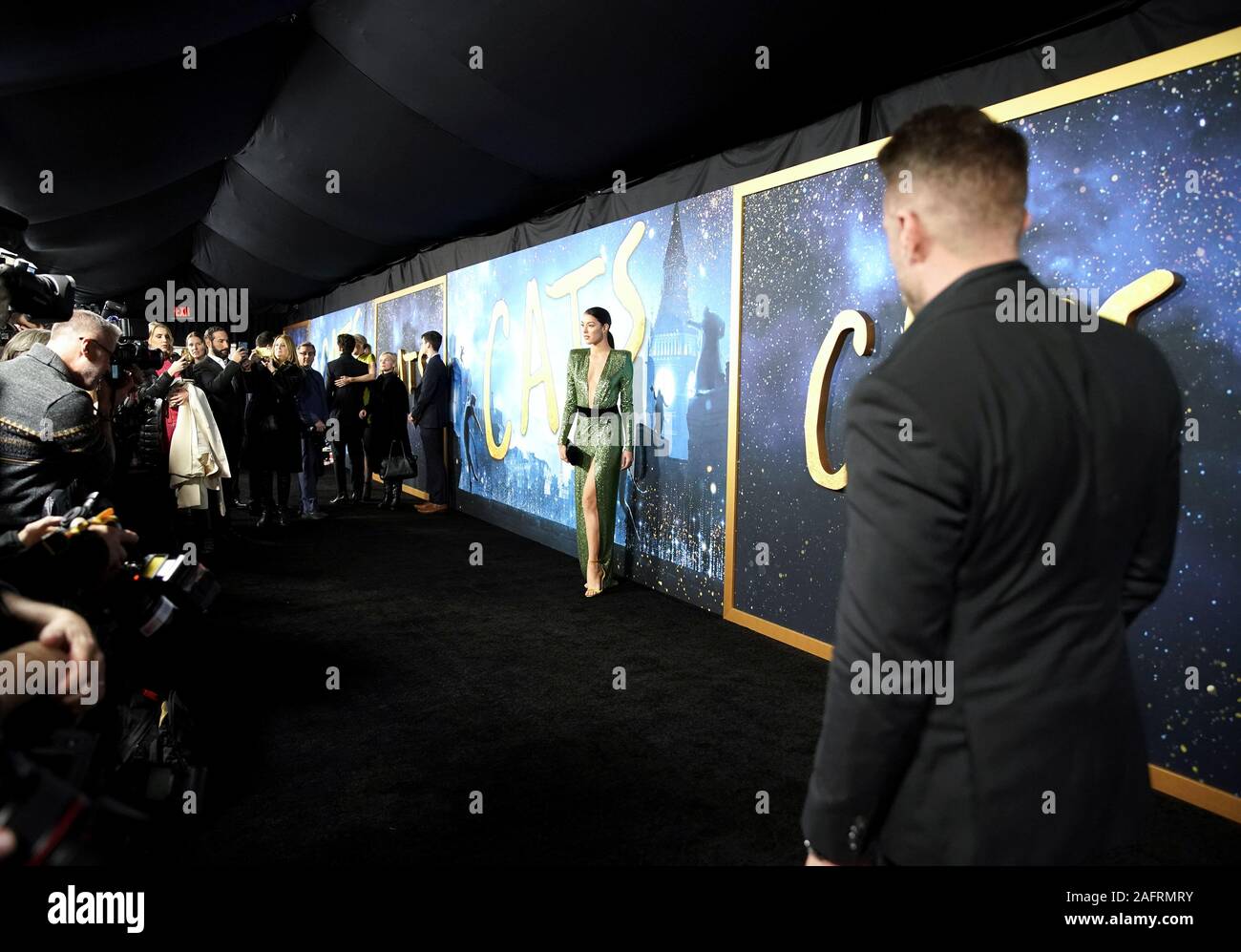 New York, États-Unis. Dec 16, 2019. Rebecca Mir arrive sur le tapis rouge lors de la première mondiale de 'Cats' à l'Alice Tully Hall, Lincoln Center le lundi 16 décembre 2019 à New York. Photo de John Angelillo/UPI UPI : Crédit/Alamy Live News Banque D'Images