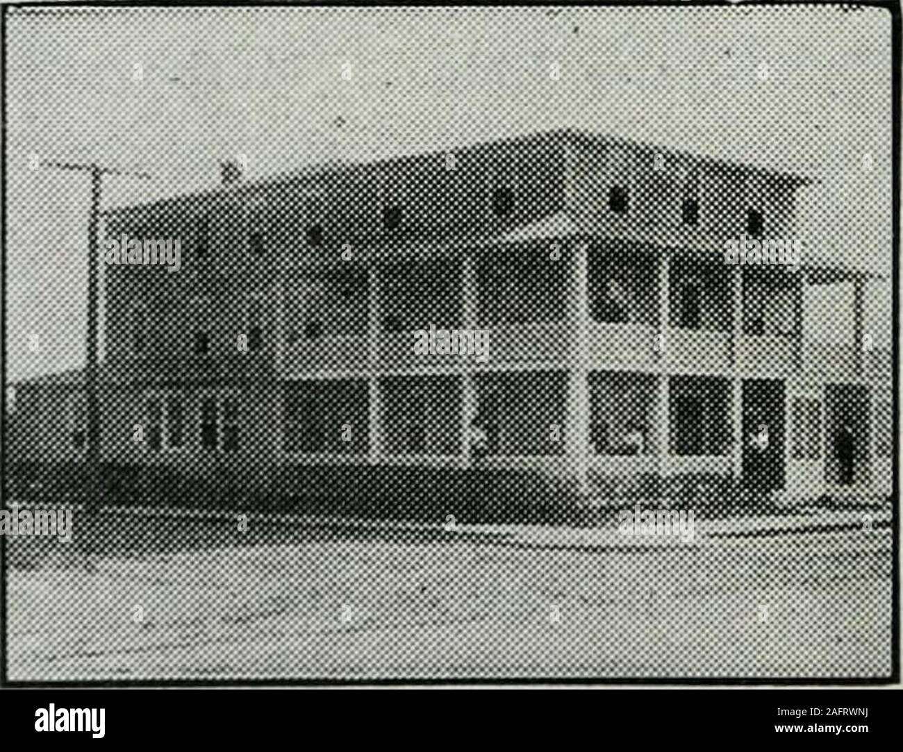 . Crise. .Obtenir loin de l'esclavage salarié. Écrire pour particulier lars. Herbier Native Co., Ambler, Pa. mentionner la crise LA CRISE, 200 lieux de l'annonceur de s'ARRÊTER SUR LA PLAGE ! Ilxc Sliore Bay Hôtel ouvert de mai à octobre le meilleur hôtel d'été plus avec un cadre merveilleux. Situé sur la baie de Chesapeake, righton la plage, à trois kilomètres de Fort-ress Monroe, Virginie Un endroit charmant, une amende et safebathing beach et bonne pêche. Trente-deux chambres, spacieuses par-lors, grandes places et une largepavilion. L'hôtel vient d'être fortement im-prouvé par l'ajout d'severalbedrooms, bains, p Banque D'Images