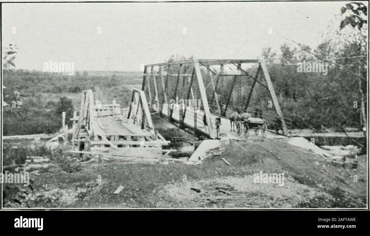 . Vallée de Swan River, au Manitoba, y compris les municipalités de Swan River et de Minitonas : rapport d'une enquête en milieu rural de l'agriculture, de l'éducation, vie sociale et religieuse. TIIF. TELEPIIOXE MOIiK au gang.. L'ANCIEN CTI OIVE&gt ; façon lO L'XEW. Ce que les gens lisent est d'une grande importance sociale, puisqu'il largelyInfluences leur pensée et d'action. Le tableau suivant indique le montant et la nature de l'entrée en readingmatter des maisons de ferme : Soixante-deux pour cent des agriculteurs, prenez le périodique. Guide des producteurs d'TheGrain est de loin le plus populaire. Environ 50  % des interviewés thefarmers subscrib Banque D'Images