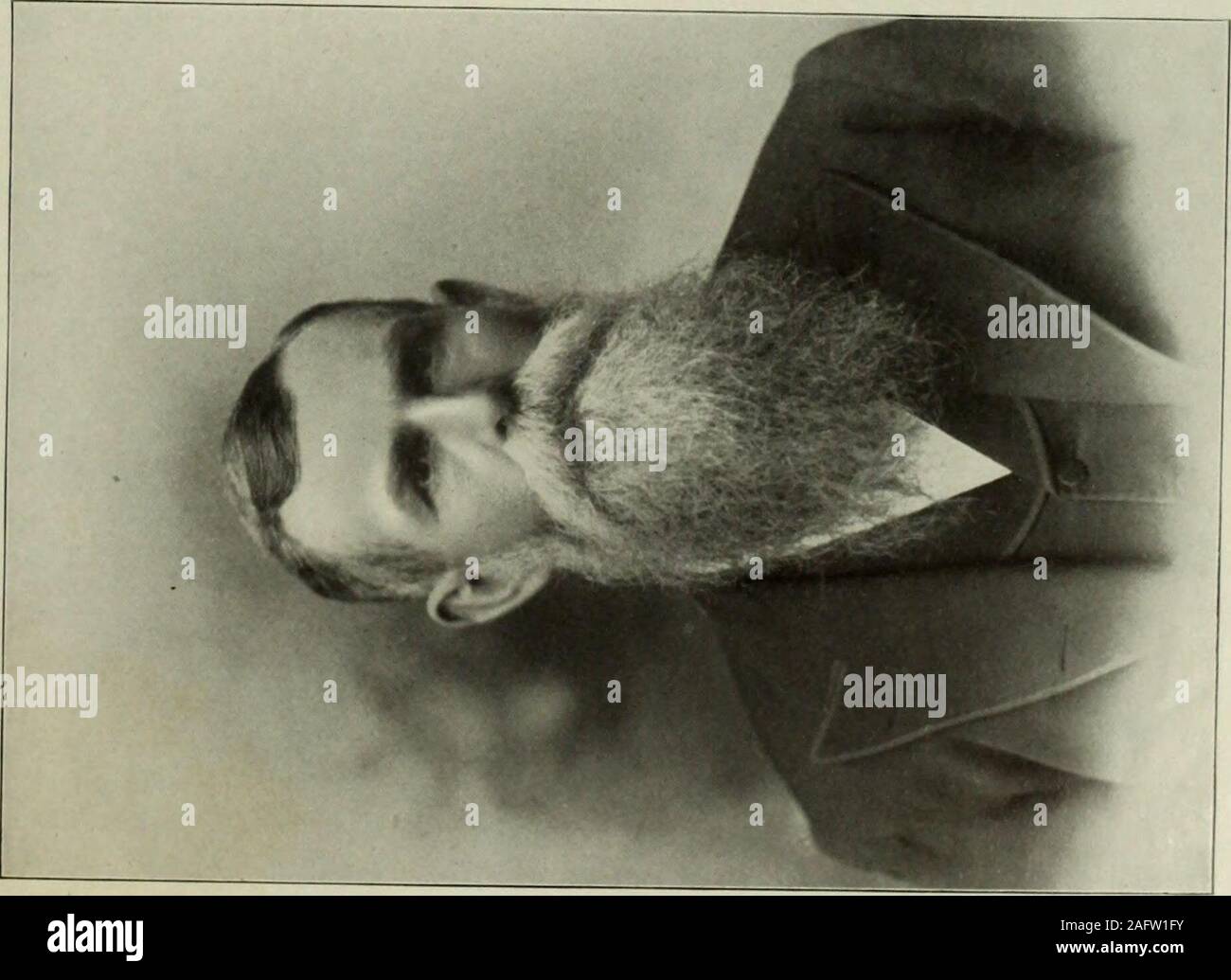 . Notice biographique commémorative du nord-est de la Pennsylvanie : y compris les comtés de Susquehanna, Wayne, Brochet et Monroe, contenant des notes biographiques de personnalités et de citoyens, et représentant plusieurs des premières familles installées. n. 9 t) NOTICE BIOGRAPHIQUE NOTICE commémorative. 1145 à son domicile actuel, et qu'il continua à ownuntil 1892. Il est un habile agriculteur et bon Busi-ness, l'homme et n'a cessé de prospérer dans son entre-ings jusqu'à ce qu'il est maintenant tout à fait bien-to-do, de posséder, d'être parties à son domicile de Clifford, belle propriété dans ForestCity et Carbondale, et deux fermes dans Lackawannacoun Banque D'Images