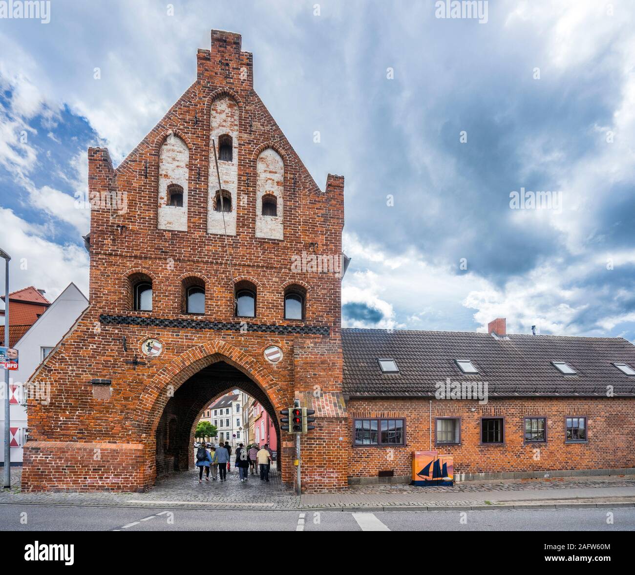 La brique 1450 Wassertor(porte d'eau) est la seule porte de la ville d'origine de la ville hanséatique de Wismar, Mecklenburg-Vorpommern, Allemagne Banque D'Images