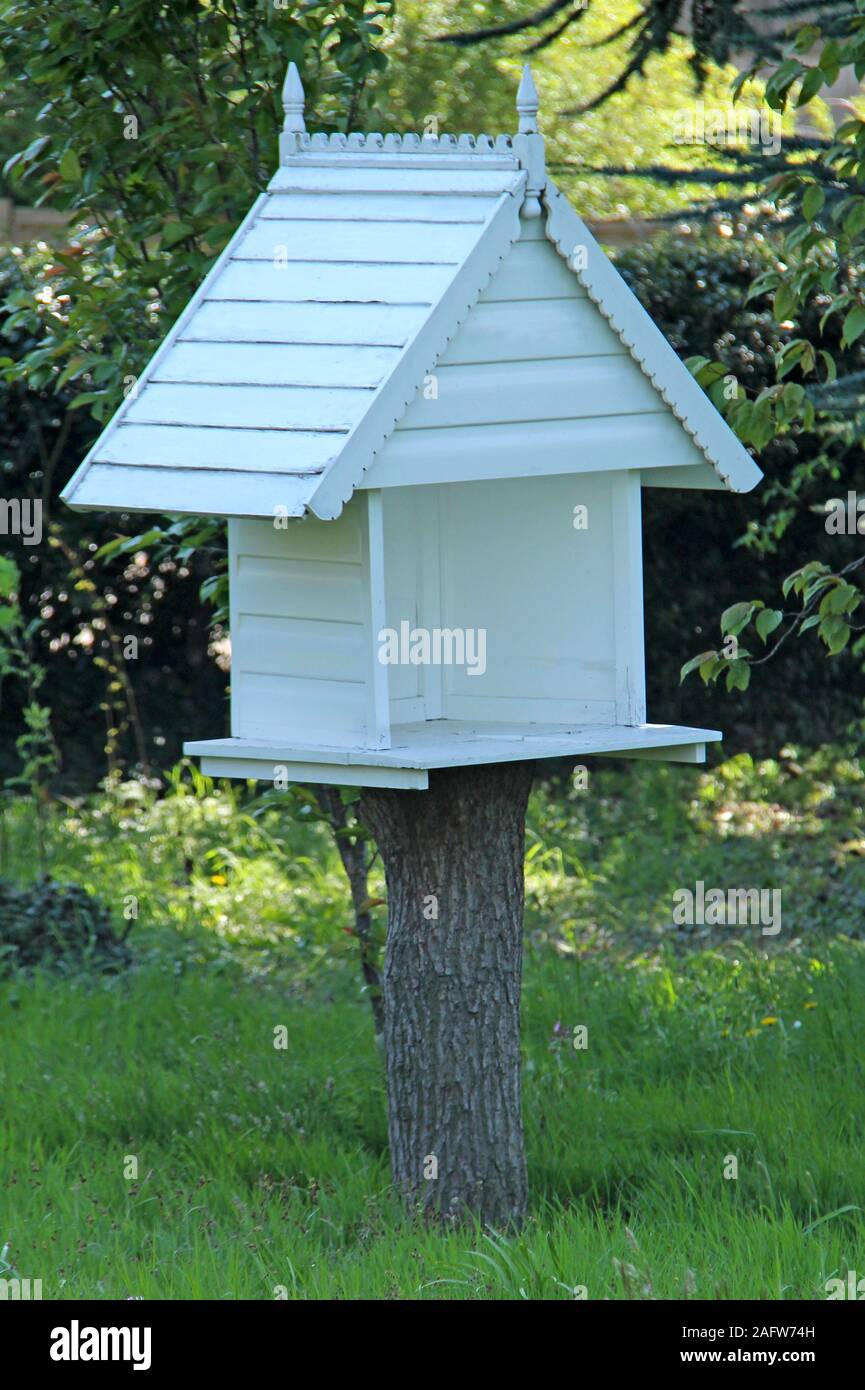 Une paille en bois traditionnelles rurales Vintage Skep ruche. Banque D'Images