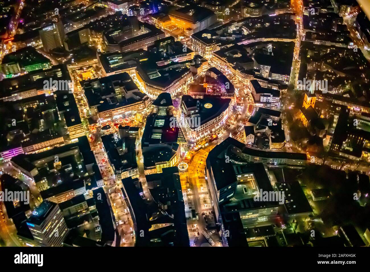 Vue aérienne du centre-ville de Bochum avec marché de Noël, Bongardstraße, vol de nuit sur Bochum, Bochum, Ruhr, Allemagne, Europe, vue aérienne, bir Banque D'Images