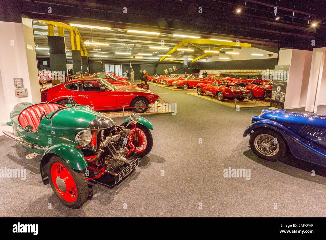 La salle rouge contient une sélection unique de voitures de sport rouge à la Haynes International Motor Museum, Sparkford, Somerset, UK Banque D'Images