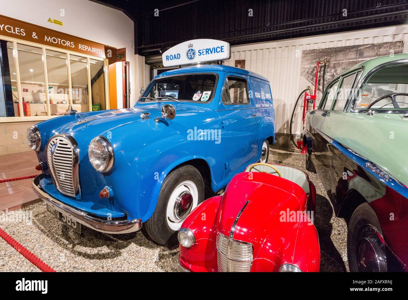 'Memory Lane' - un vintage Austin Road Service RAC van dans le Haynes International Motor Museum à Sparkford, Somerset, UK Banque D'Images