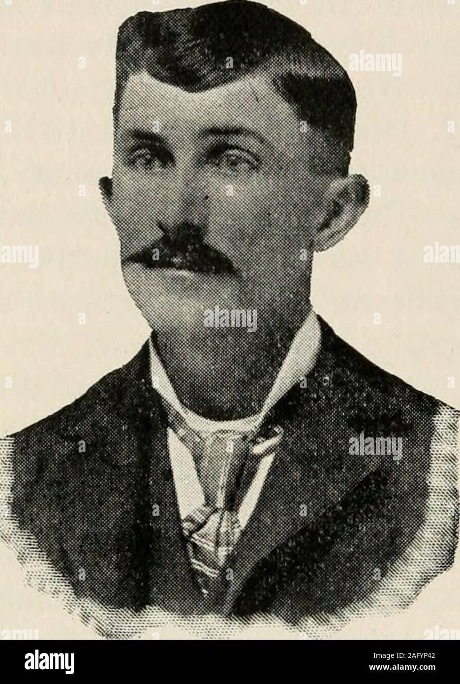 . Notice biographique et historique, images, dossier de Chariton Comté (Missouri). sur l'ina a haj^py un, et qui a été bénie par la naissance de deux briirht dautrh peu. Son marriaofe Followino-, M. Henderson a érigé un bel cottaoeupon ses pères, terre et en oncecommenced sinkino^ un arbre pour le charbon.à une profondeur de 60 pieds, il a été frappant de rewardedby une veine 4 pieds d'épaisseur, de comme o^ood une qualité de coalas bitumineux est d'être trouvés n'importe où. Cette veine depuis il a proHtably,ameublement- minées à l'emploi des V2 ou des mineurs 15 la plus grande partie de l'année, trouver prêt vente dans cette ville pour son t Banque D'Images