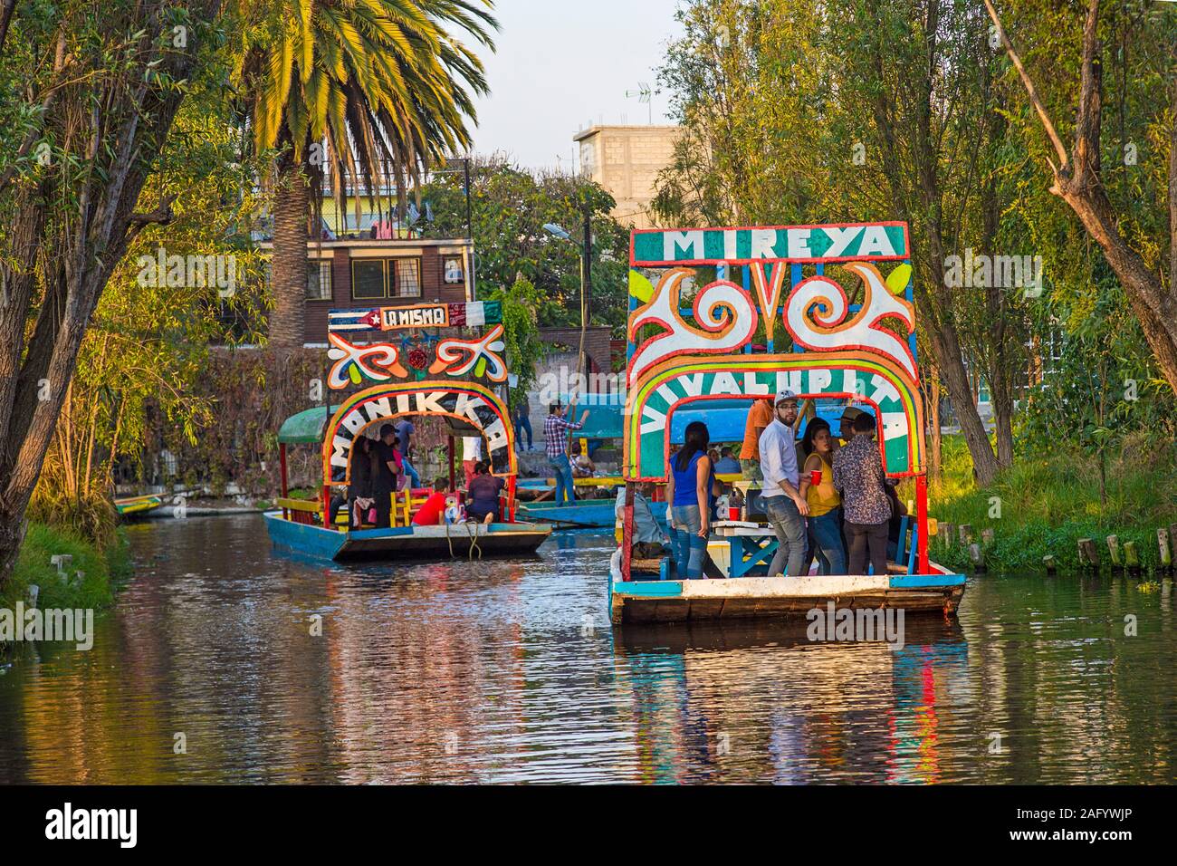 District fédéral de Mexico Mexico Xochimilco Lagoon satellite avec bateaux typiques Banque D'Images