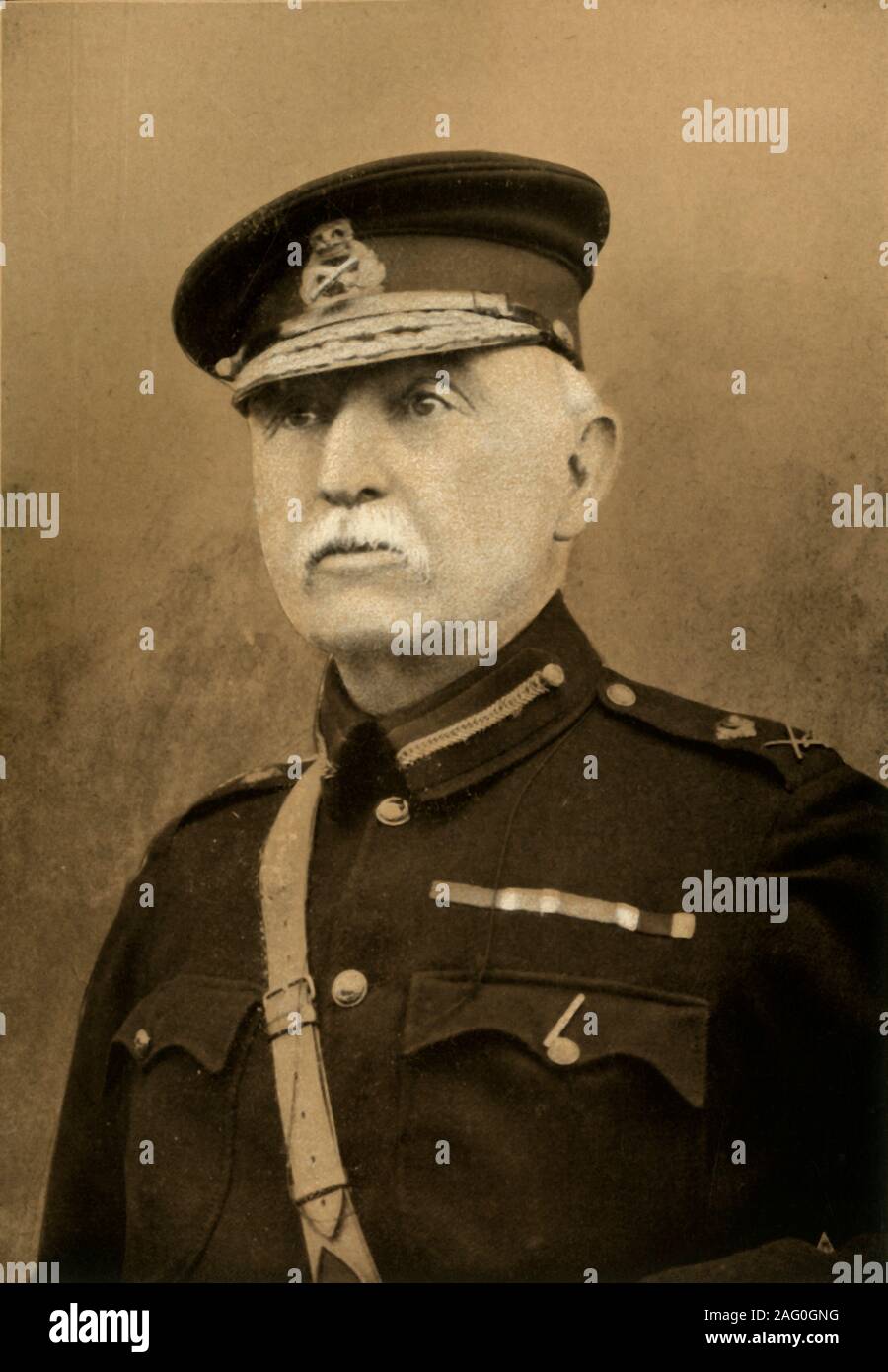 'Le Lieut.-général Thomas Kelly-Kenny, C.B.', 1900. Thomas Kelly-Kenny (1840- 1914) général de l'armée britannique qui a servi dans la Deuxième Guerre des Boers, impliqués dans le soulagement de Kimberley, la bataille de Paardeberg, Poplar Grove et Doucy. À partir de "l'Afrique du Sud et le Transvaal War, Vol. IV", par Louis Creswicke. [T. C. &AMP ; E. C. Jack, Édimbourg, 1900] Banque D'Images
