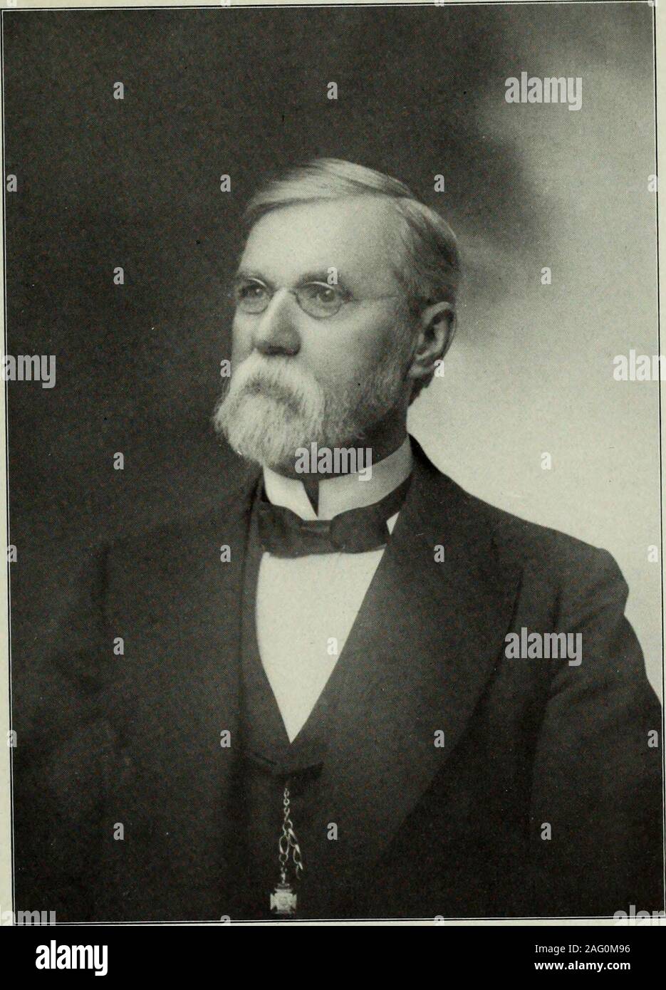 . Notice biographique commémorative du nord-est de la Pennsylvanie : y compris les comtés de Susquehanna, Wayne, Brochet et Monroe, contenant des notes biographiques de personnalités et de citoyens, et représentant plusieurs des premières familles installées. un-e ofsixteen années il a travaillé comme ouvrier sur voisin-ing de fermes. De 1852 à 1854, il a été l'élève d'unle noté Harford University, sous la scolarité de Richardson, qui n'étaient plus capables de leur educatorsand une école de caractère élevé, d'windwent dans le monde un grand nombre de personnes qui ont quitté leur nameson le rouleau de la renommée. Les jeunes par la suite son Ainefurthered Banque D'Images