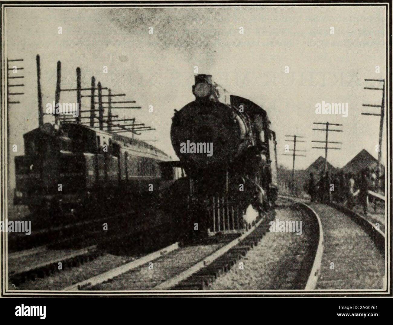 . Examen des évaluations et de travail du monde. Copyright, 1904, par l'American Mutoscope Company. La course ENTRE LE NEW YORKER (le courrier rapide) ET LA LOCOMOTIVE ÉLECTRIQUE. Le célèbre NEW YORK CENTRAL ELECTRIC LOCOMOTIVE ET TRAIN. New Yorker, un train qui fait presque asmuch vitesse que l'Empire State Express. Lorsquele New Yorker, avec sept voitures, speedingat un taux de soixante milles à l'heure, atteint la dernière locomotive, lavis allait thirtymiles l'heure. La vitesse a été mis sur, et dans l'espace amiles la nouvelle machine a été exécuté même avec le New Yorker. Un autre tour de l'copperhandle sur la commande principale Banque D'Images