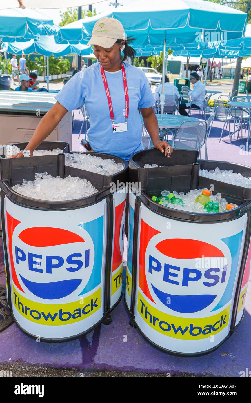 Miami Florida,Key Biscayne,Sony Ericsson OpenAL tournoi de tennis,sponsor sportif d'entreprise,Pepsi,femmes noires,FL100405041 Banque D'Images