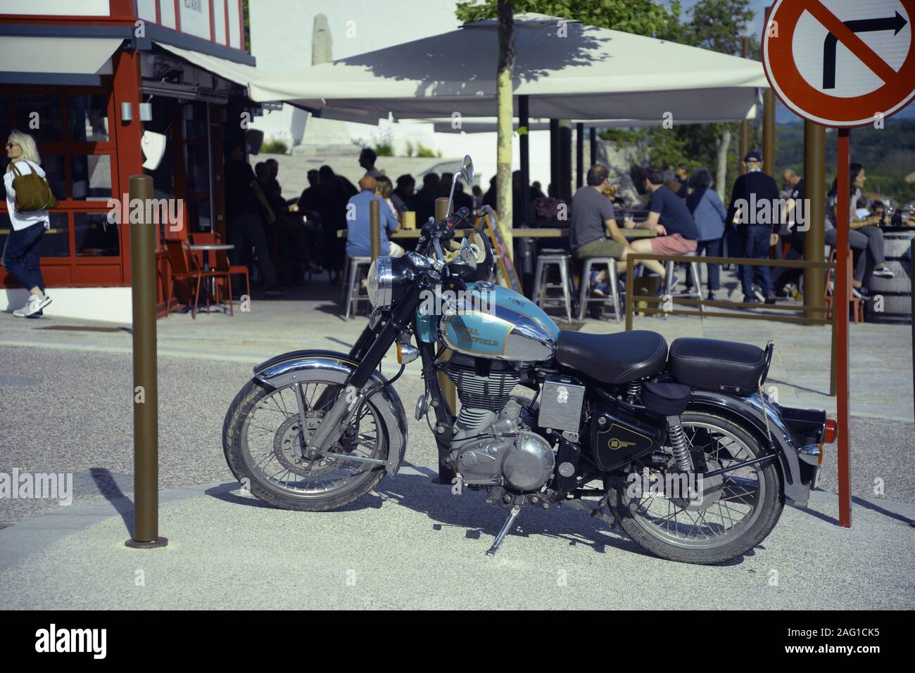 France : moto dans un village Basque, pasakdek Banque D'Images
