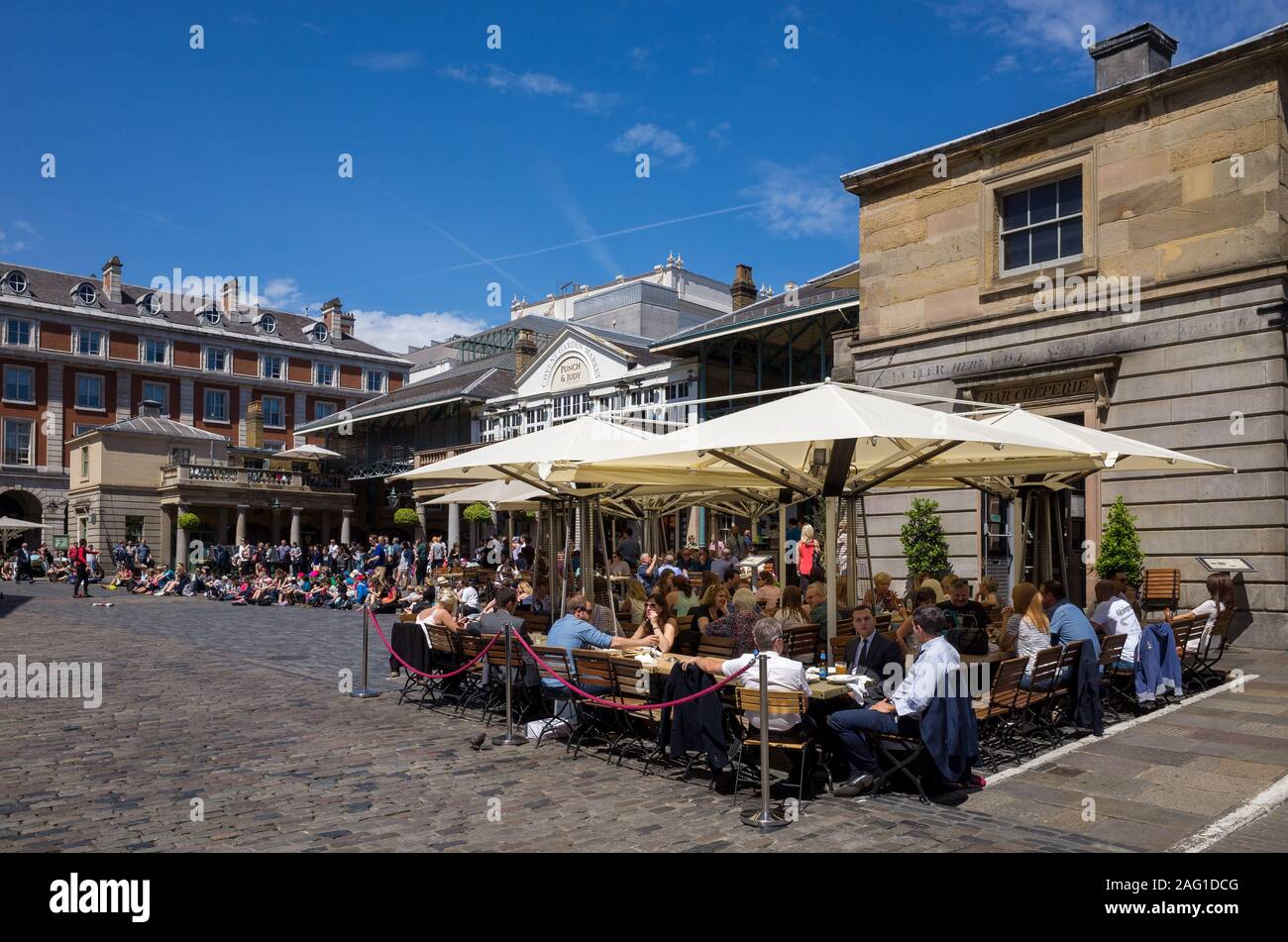 Restaurants dans Covent Garden Piazza, Londres, UK Banque D'Images