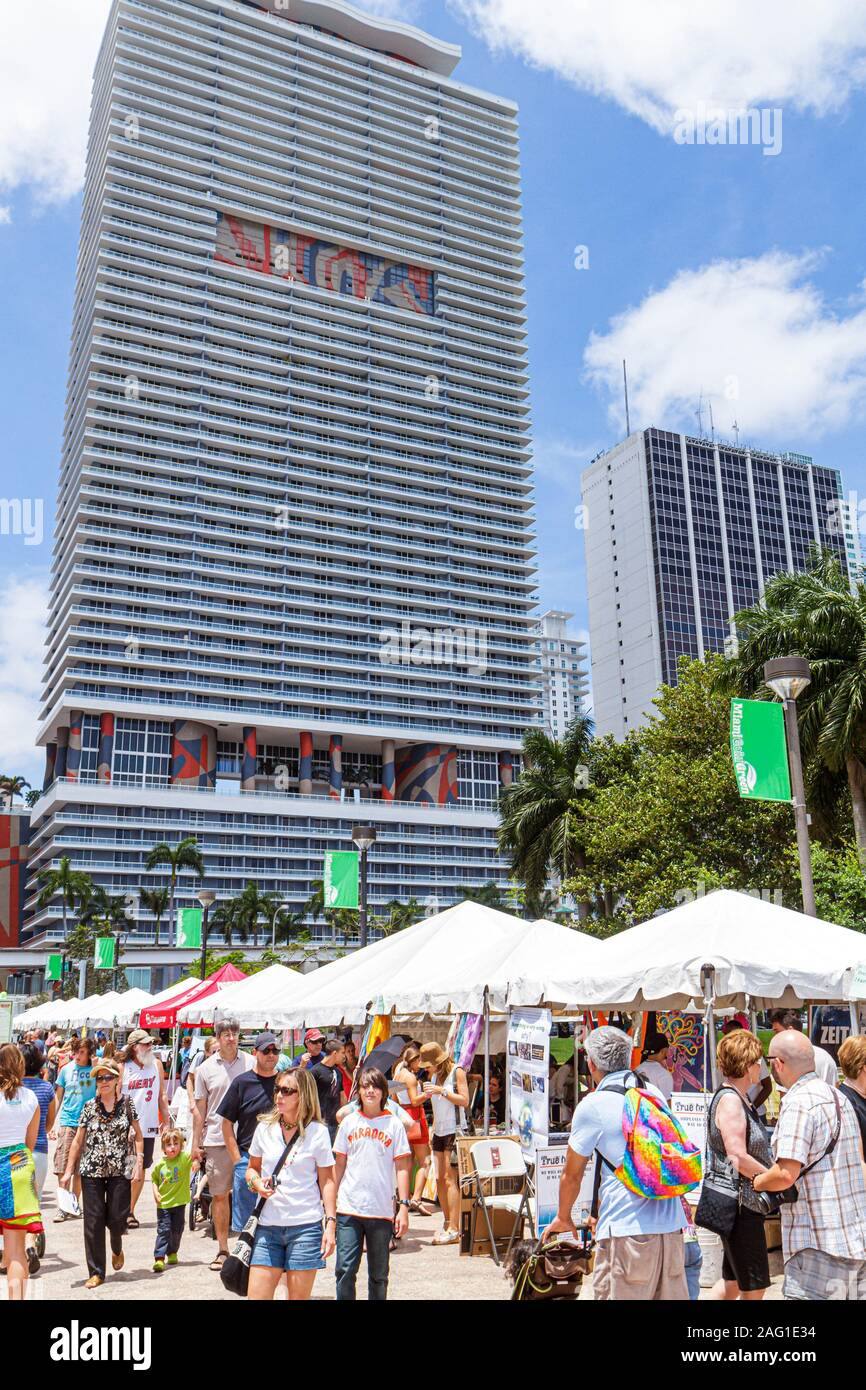 Miami Florida,Bayfront Park,Miami Goin' Green,jour de la Terre,festival,écologique,exposant,gratte-ciel gratte-ciel de hauteur gratte-ciel bâtiment bâtiments congiu Banque D'Images