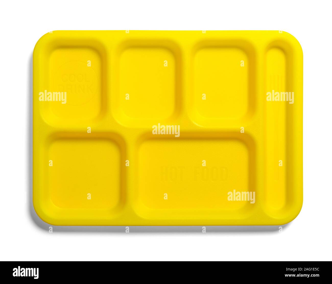 Bac alimentaire en plastique jaune isolé sur fond blanc. Banque D'Images