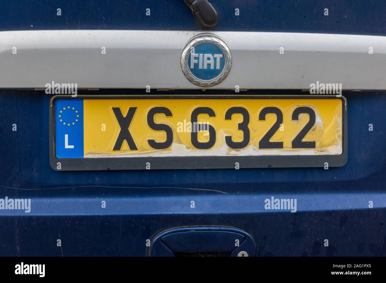Plaque d'immatriculation Fiat car sur un véhicule en 2019 à partir du  Luxembourg Photo Stock - Alamy