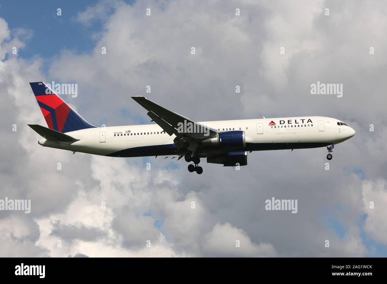 Delta Air Lines Boeing 767-300 immatriculé N153DL avec en courte finale pour la piste 04L de l'aéroport de Copenhague Kastrup,. Banque D'Images