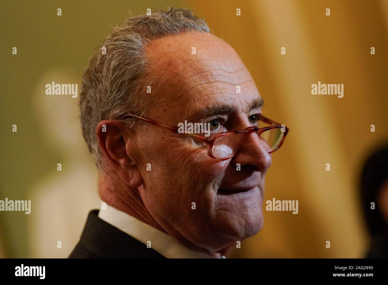 Washington, United States. 25Th Dec 2019. Le leader de l'opposition au Sénat Charles Schumer, D-NY, sur la destitution d'atout à la suite de la réunion hebdomadaire du Sénat lucheon mardi, 17 décembre 2019, sur la colline du Capitole à Washington, DC. Photo par Kevin Dietsch/UPI UPI : Crédit/Alamy Live News Banque D'Images