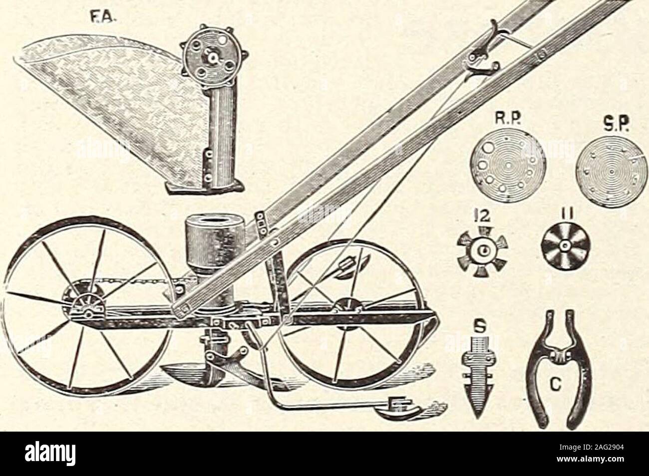 . Annuel 1913 de semences. ConstellationNo universelle nouvelle. 19, $8,00 Seeder, cultivateur, charrue, Houe, râteau et marqueur universel Nouveau n° 17, 6,25 $ Gairden percer un nouveau Universal n° 12, 4,00 $ seule roue Hoe, cultivateur et labourer nouvelle Prestation universelle n° 13, 2,75 $ seule roue dentelée, avec lames houe seulement. Fer à repasser KingSeed percer un nouveau Universal n° 15, 3,50 $ roue double, avec lames houe houe seulement nouvelle Prestation universelle n° 24, 6,00 $ Roue Double Elxpansion Hoe, cultivateur, charrue R£ikeand nouvelle Prestation universelle n° 26, 7,50 $ Arc Haut Roue Extension Hoe, cultivateur, Rakeand la roue de charrue charrue n° 10, 1,75 $ le Roi de fer, semoir 8,00 $ Banque D'Images