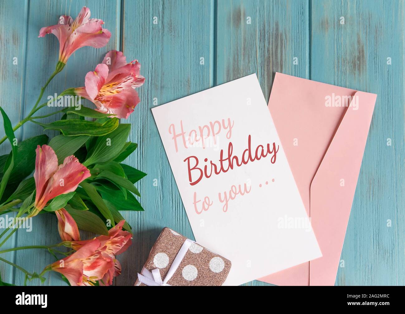 Joyeux Anniversaire Avec Des Fleurs Banque D Image Et Photos Alamy