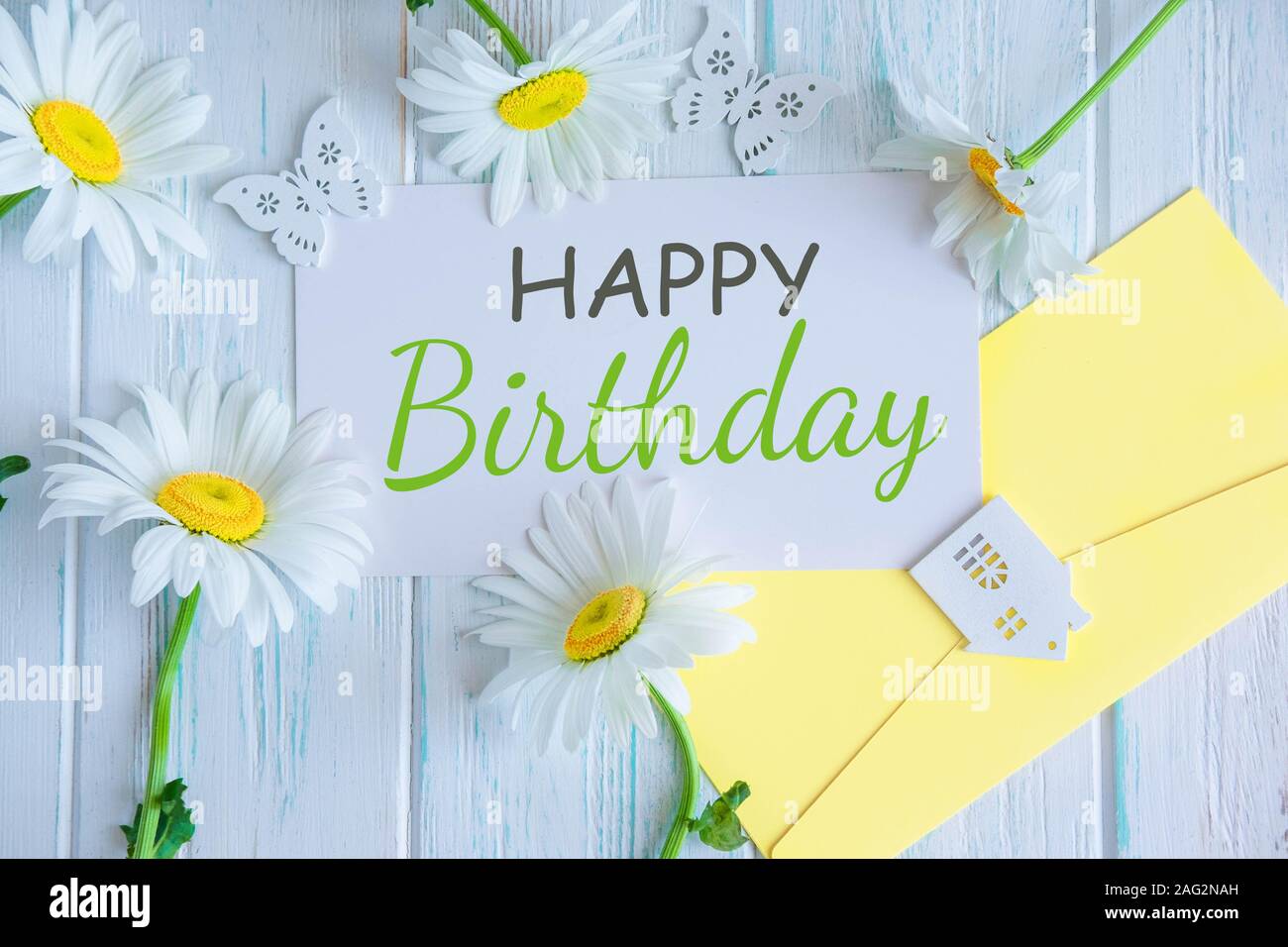 Carte D Anniversaire Avec Des Marguerites Banque D Image Et Photos Alamy Carte D Anniversaire Avec Des Marguerites Banque D Image Et Photos Alamy