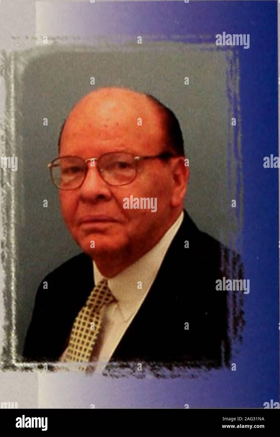 . Rapport annuel du commissaire de police pour la ville de Boston. ||S !OPPER$. William T.. FitzgeraldChairman Fondation La Fondation de la Police Police Bostons Heips pour résoudre des crimes le Boston Police Crime Stoppers Unité est aninnovative effort pour traquer les suspects impliqués inunsolved cas. Le personnel d'Échec au crime le directlyto appel public pour l'aider à résoudre tous les types d'crimesvia anonyme un numéro sans frais : 1-800-494-TIPS, andthrough profil haut bulletins hebdomadaires qui sont distributedthroughout Nouvelle Angleterre par les programmes et numerouselectronic imprimer partenaires médias. Appelant Banque D'Images