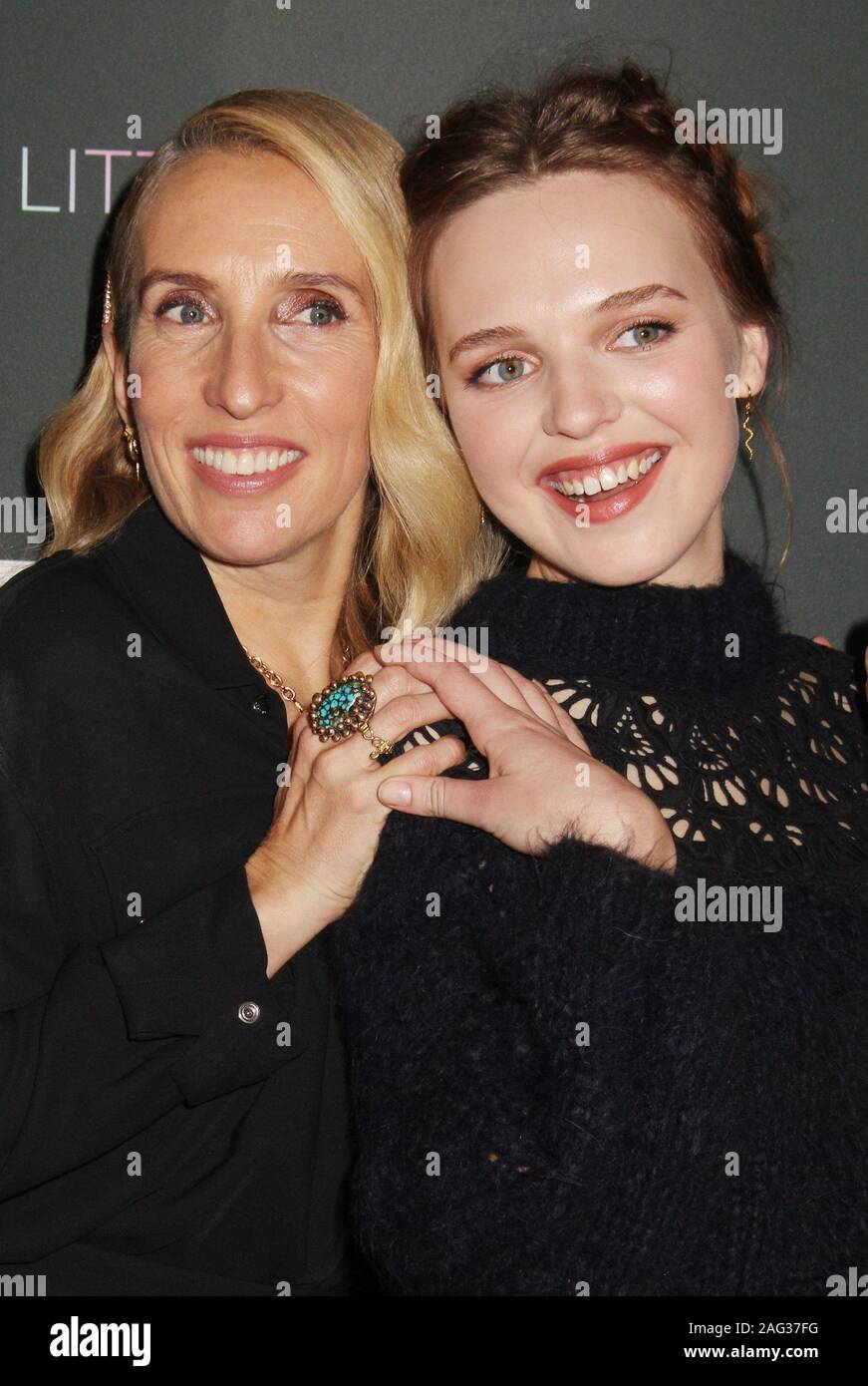 Los Angeles, USA. 08Th Nov, 2019. Sam Taylor-Johnson, Odessa Jeunes 12/04/2019 Le Los Angeles Projection spéciale de "un million de petits morceaux' qui s'est tenue au London West Hollywood à Beverly Hills à West Hollywood, CA : Crédit Cronos/Alamy Live News Banque D'Images