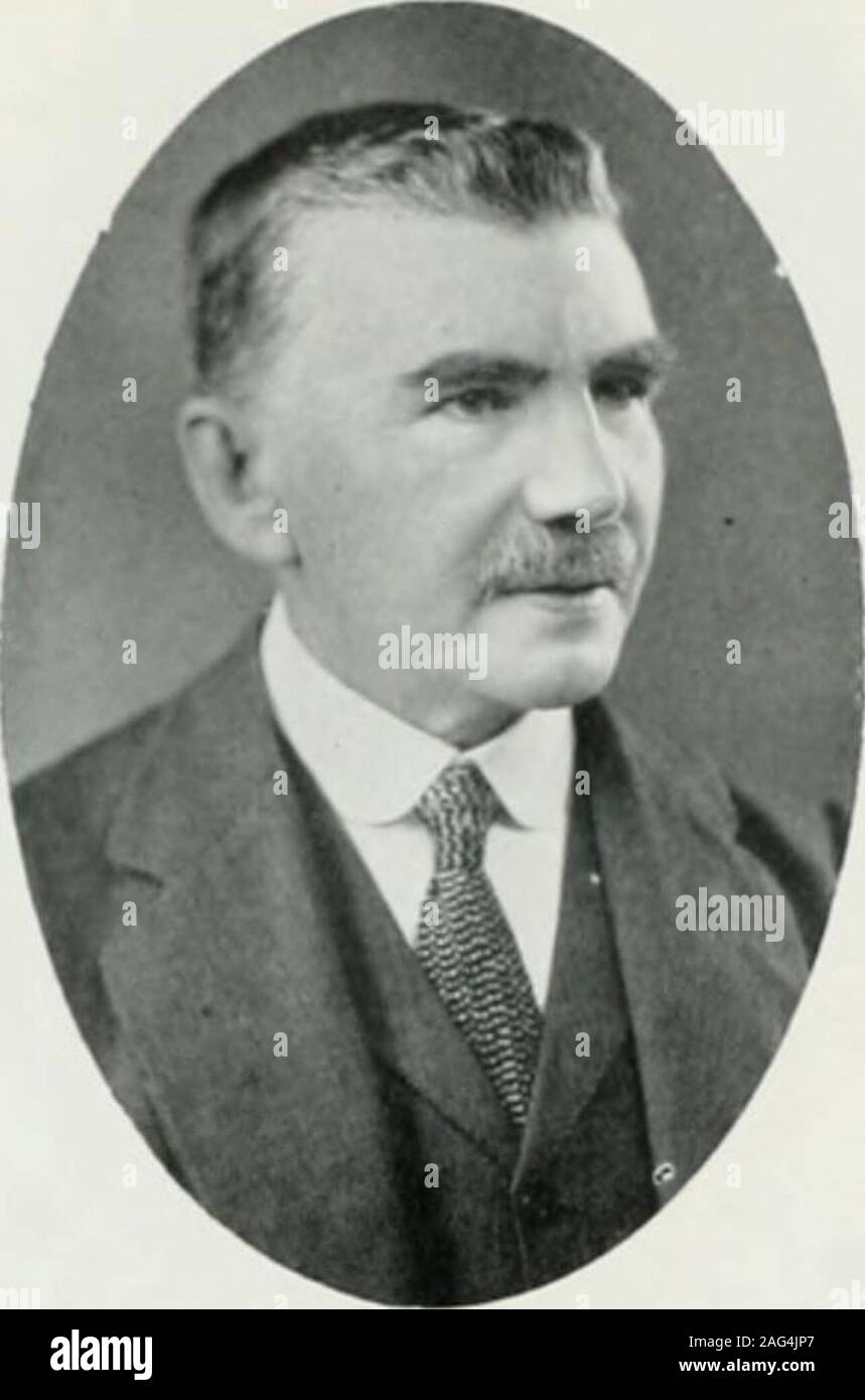 . Les Londoniens, les notables d'un illustré qui est qui des professionnels et hommes d'affaires. Monsieur THOM.S JOHNSTONE LIPTON, K.C.V.O.,Bt. Président de I.ipton Ltd., cultivateurs de thé bien connu, andMerchants et les propriétaires d'environ 6110 magasins de détail.Sir Thomas est le propriétaire de thé et de caoutchouc estates à Ceylan  ; est l'un des lieutenants de H.M. la City de Londres et anHonorary Le Colonel du 6e Bataillon, Highland LightInfantrv ! Il est célèbre dans les milieux sportifs, en particulier pour hisattempts à construire un yacht conçu pour gagner de l'États-unis la célèbre Coupe de l'America qu'ils enlèvent en1851. Jusqu'à présent ses bateaux ha Banque D'Images