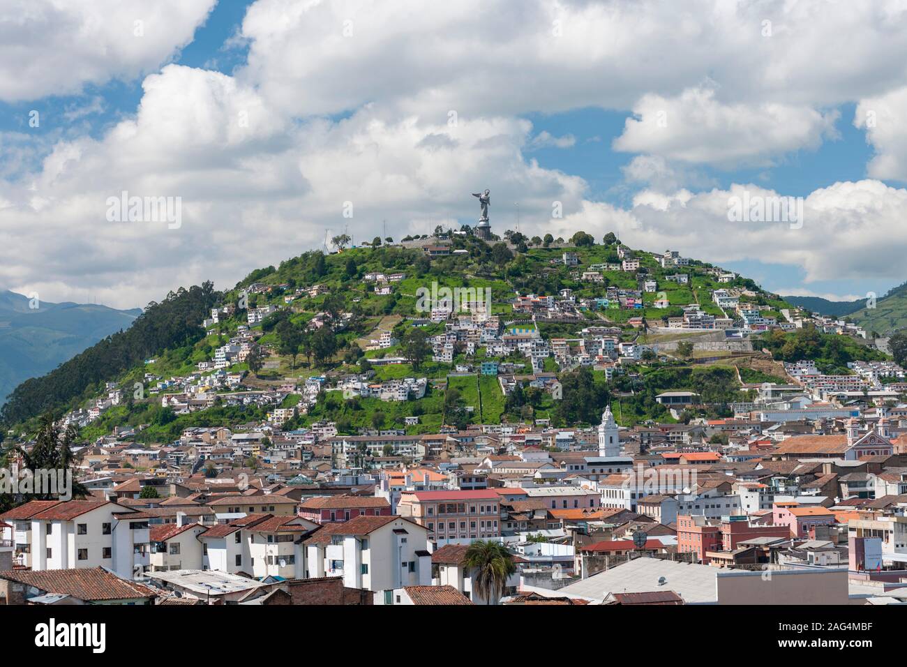 La Vierge de El Panecillo statue surplombant Quito, Équateur. Banque D'Images